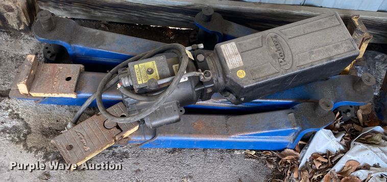 image for item IG9860 Rotary SPOA9 two post automotive lift