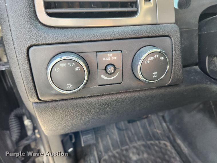 image for item JB9779 2010 Chevrolet Tahoe  SUV