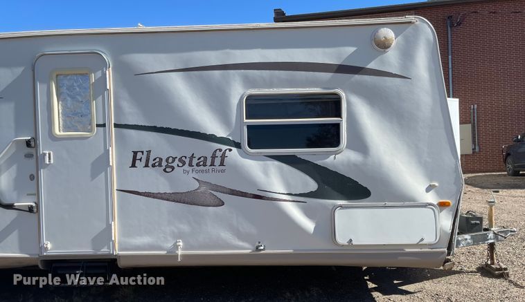 image for item JD9836 2005 Forest River Flagstaff  camper
