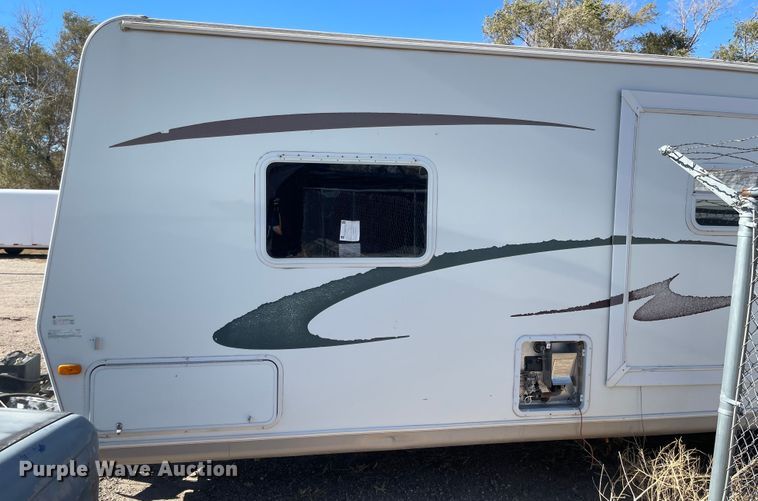 image for item JD9836 2005 Forest River Flagstaff  camper