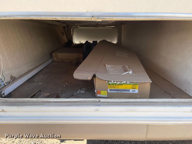 image for item JD9836 2005 Forest River Flagstaff  camper