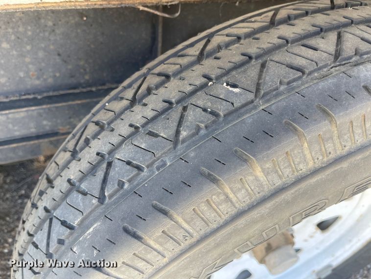 image for item JD9836 2005 Forest River Flagstaff  camper