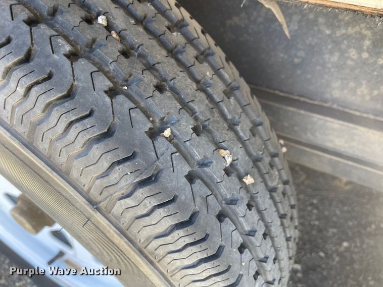 image for item JD9836 2005 Forest River Flagstaff  camper