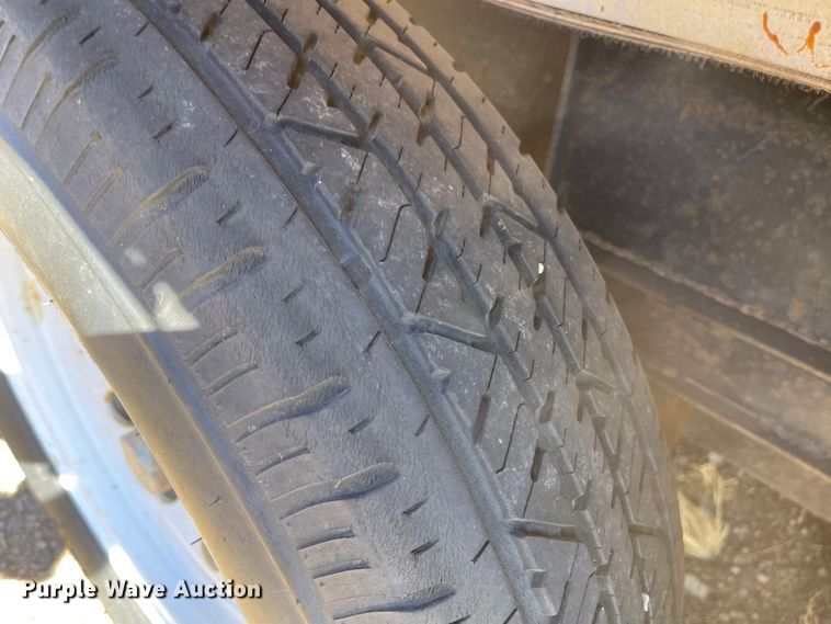 image for item JD9836 2005 Forest River Flagstaff  camper