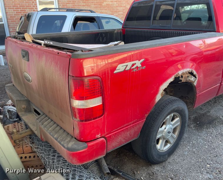 image for item JD9840 2005 Ford F150  SuperCab pickup truck