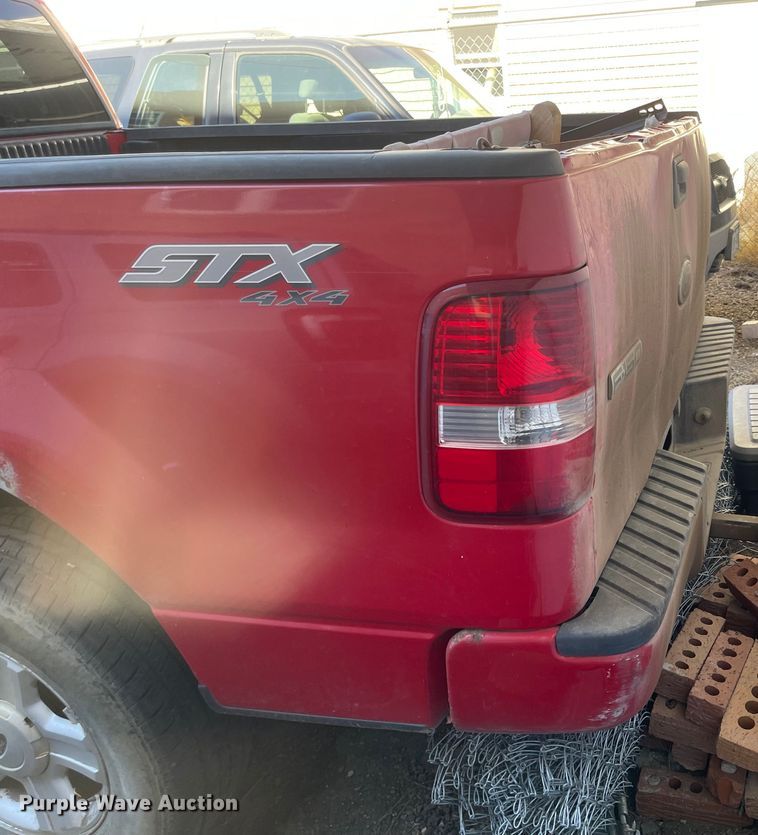 image for item JD9840 2005 Ford F150  SuperCab pickup truck