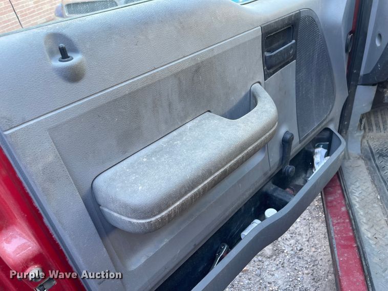 image for item JD9840 2005 Ford F150  SuperCab pickup truck