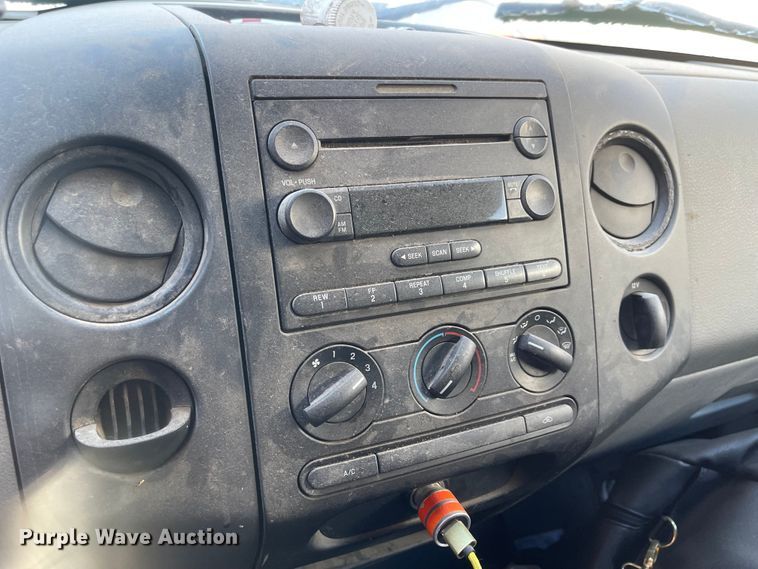 image for item JD9840 2005 Ford F150  SuperCab pickup truck