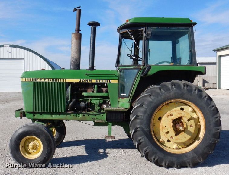 image for item JL9794 1978 John Deere 4440  tractor