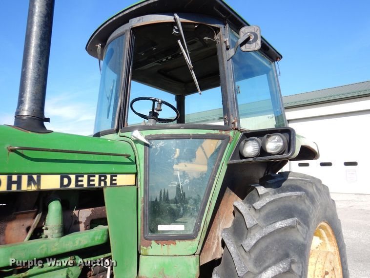 image for item JL9794 1978 John Deere 4440  tractor