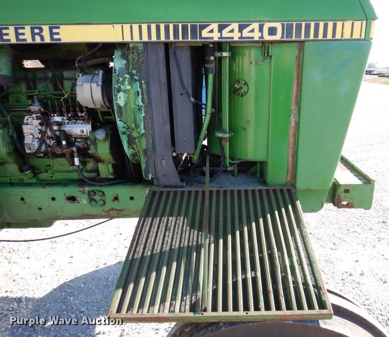 image for item JL9794 1978 John Deere 4440  tractor