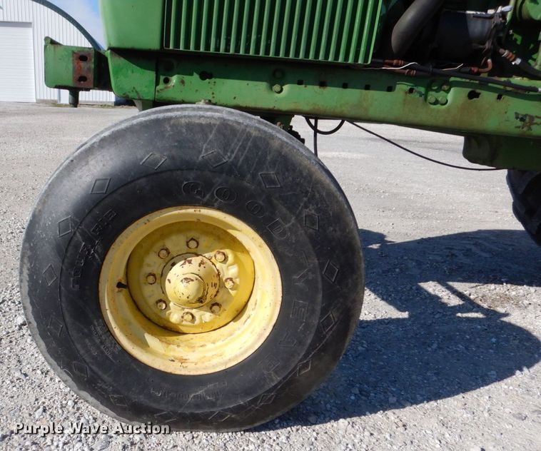 image for item JL9794 1978 John Deere 4440  tractor