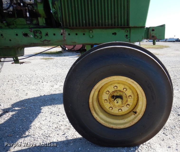 image for item JL9794 1978 John Deere 4440  tractor