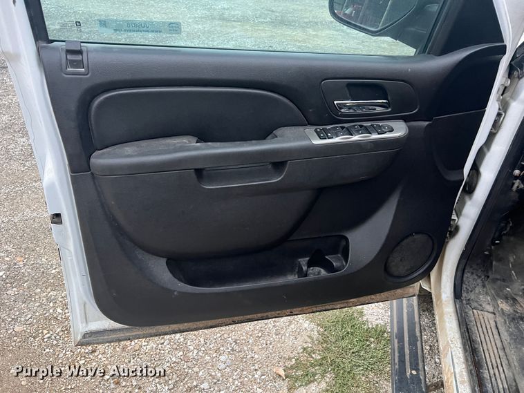 image for item JU9876 2010 Chevrolet Tahoe LS  SUV