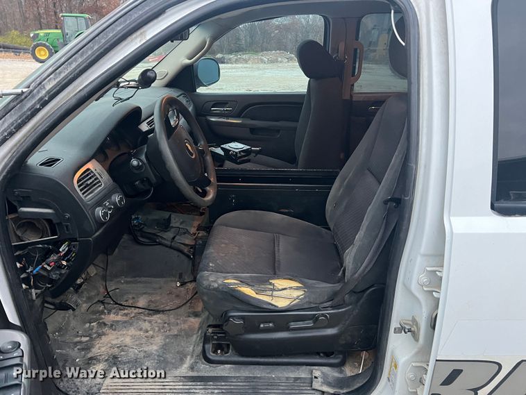 image for item JU9876 2010 Chevrolet Tahoe LS  SUV