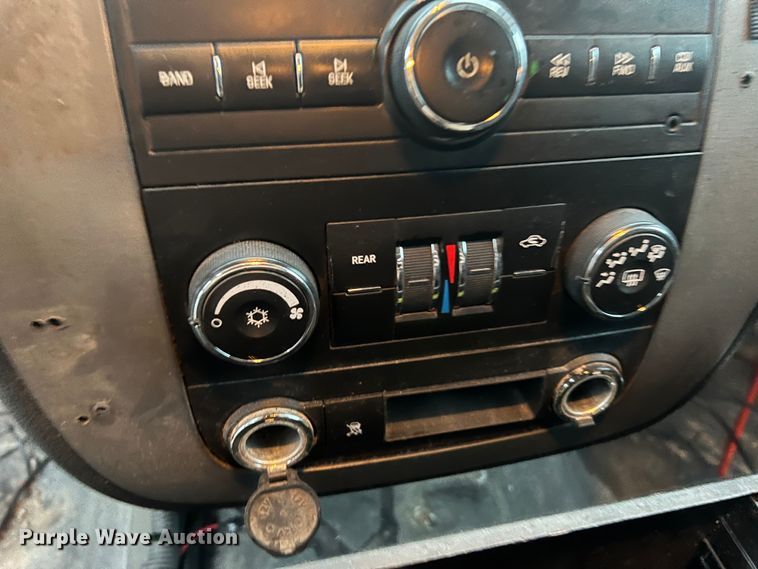 image for item JU9876 2010 Chevrolet Tahoe LS  SUV