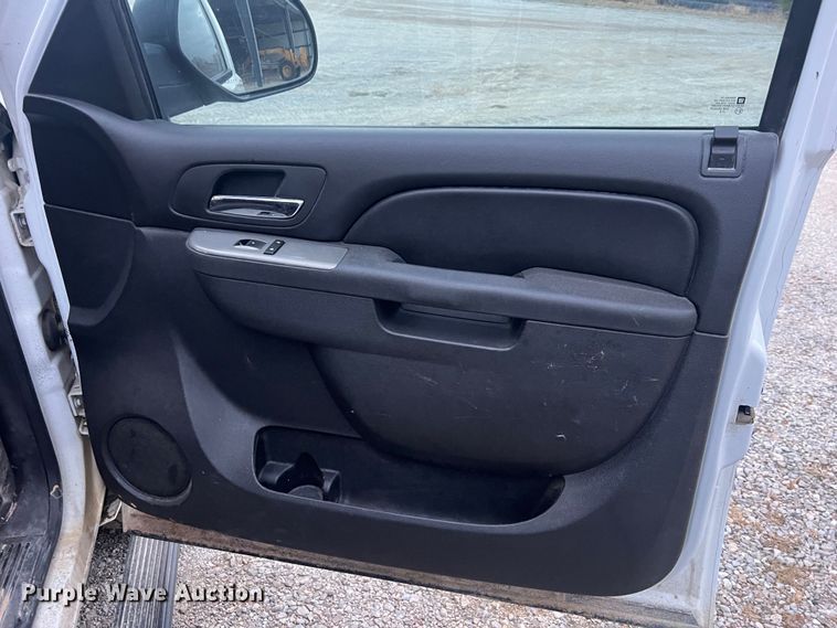 image for item JU9876 2010 Chevrolet Tahoe LS  SUV