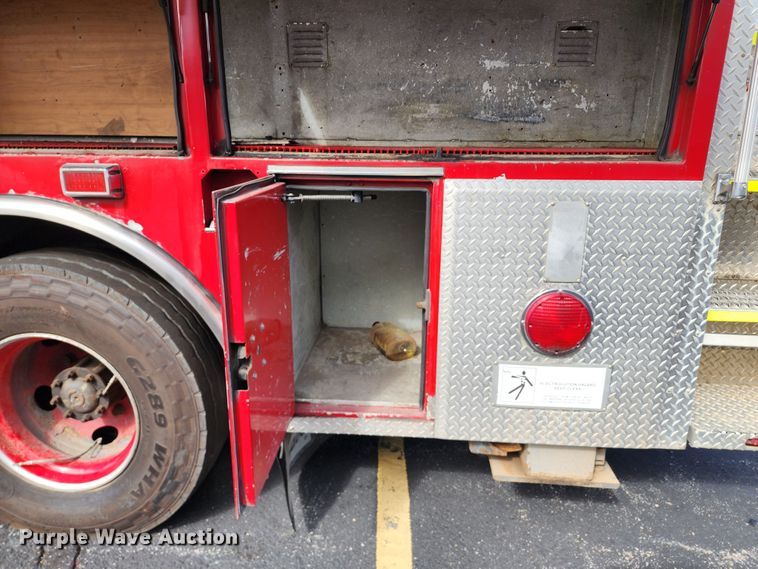 image for item KH9162 2005 Seagrave TR44DA  fire truck