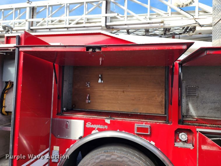 image for item KH9162 2005 Seagrave TR44DA  fire truck