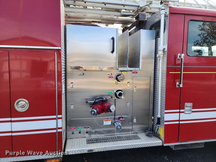 image for item KH9162 2005 Seagrave TR44DA  fire truck