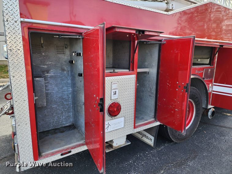 image for item KH9162 2005 Seagrave TR44DA  fire truck