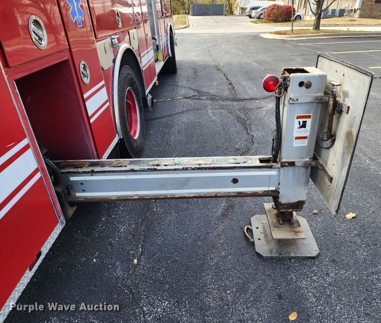 image for item KH9162 2005 Seagrave TR44DA  fire truck