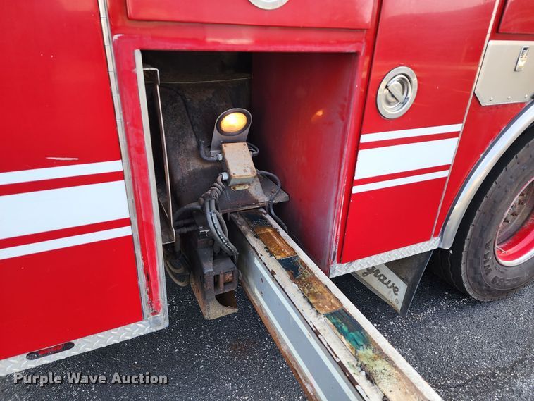 image for item KH9162 2005 Seagrave TR44DA  fire truck