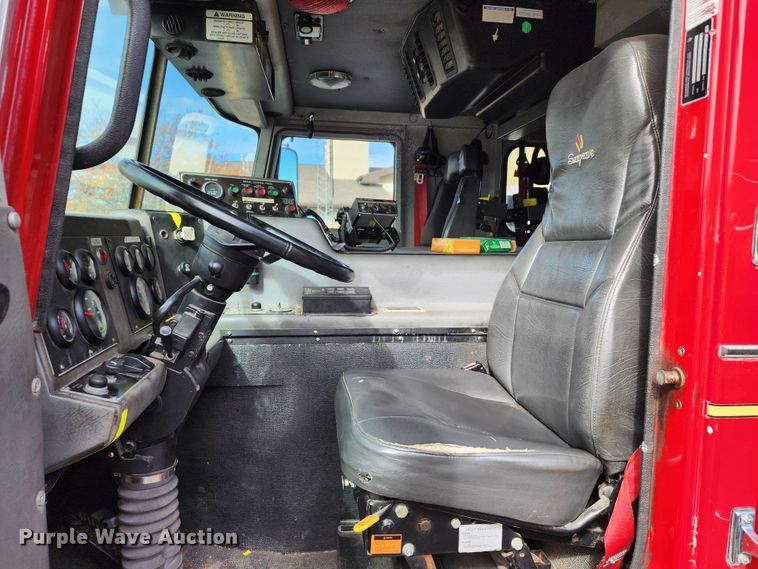 image for item KH9162 2005 Seagrave TR44DA  fire truck