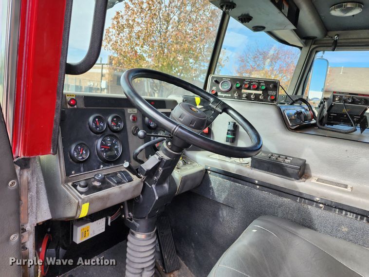 image for item KH9162 2005 Seagrave TR44DA  fire truck