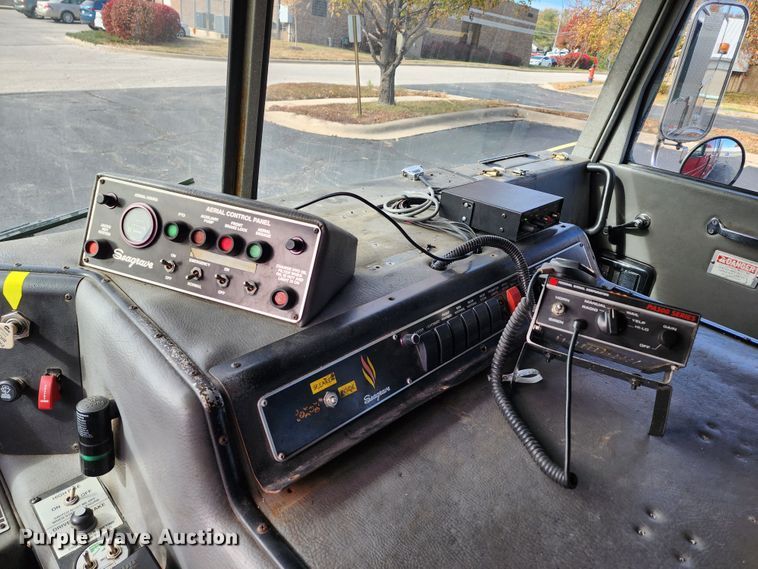 image for item KH9162 2005 Seagrave TR44DA  fire truck