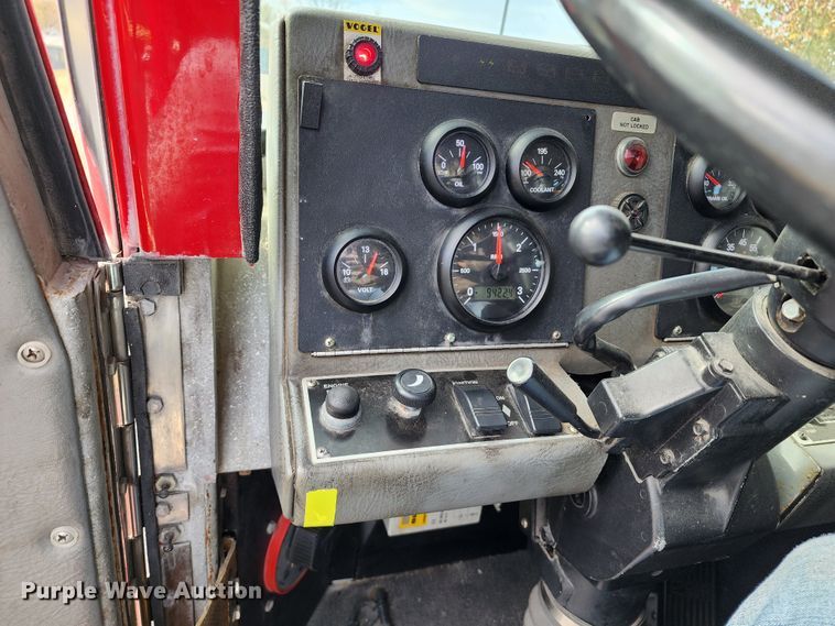 image for item KH9162 2005 Seagrave TR44DA  fire truck