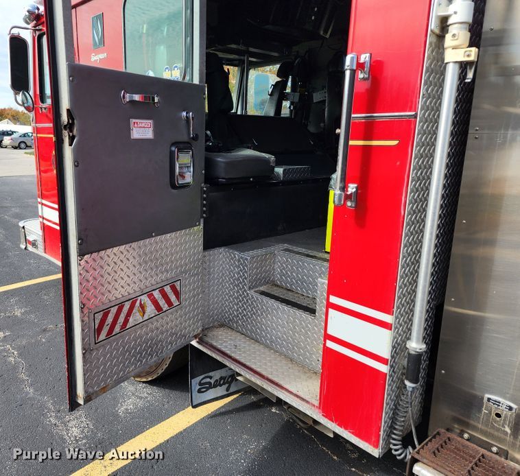 image for item KH9162 2005 Seagrave TR44DA  fire truck