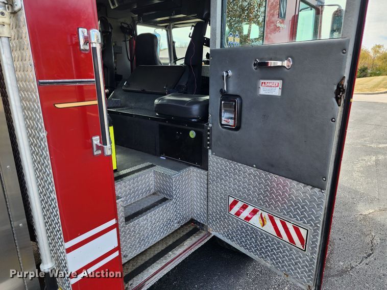 image for item KH9162 2005 Seagrave TR44DA  fire truck