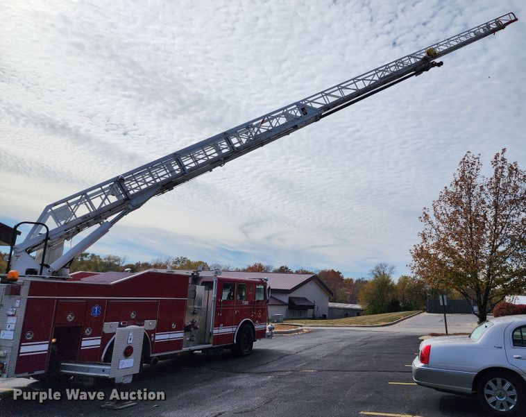 image for item KH9162 2005 Seagrave TR44DA  fire truck