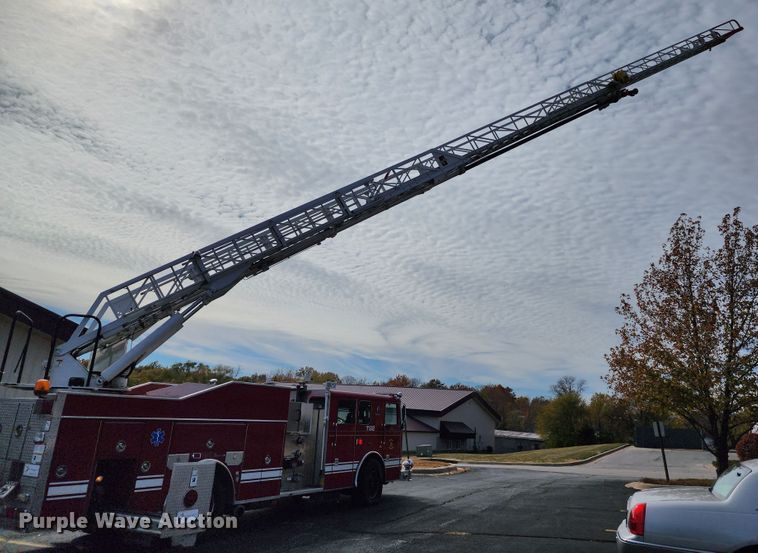 image for item KH9162 2005 Seagrave TR44DA  fire truck