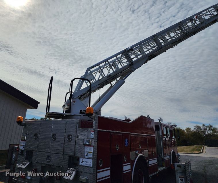 image for item KH9162 2005 Seagrave TR44DA  fire truck