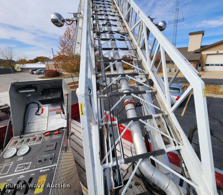 image for item KH9162 2005 Seagrave TR44DA  fire truck