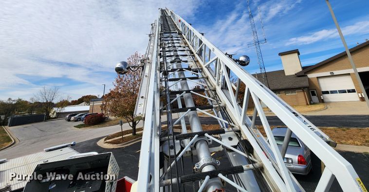 image for item KH9162 2005 Seagrave TR44DA  fire truck