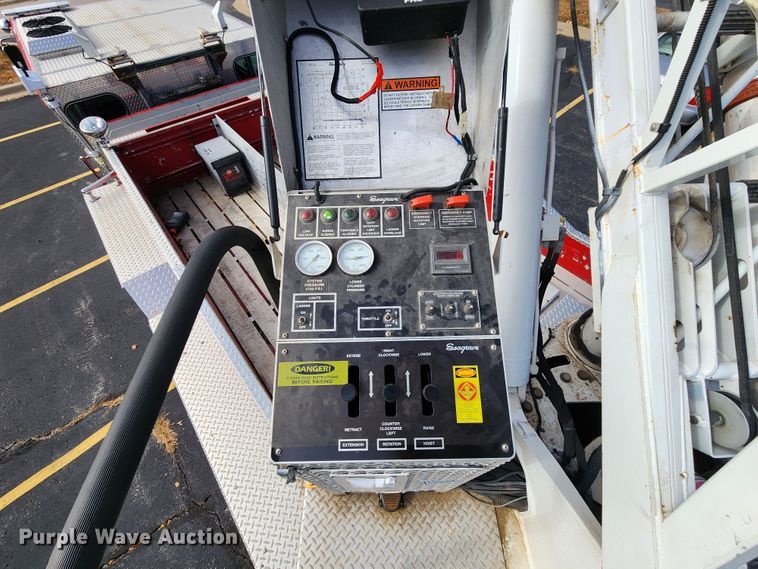 image for item KH9162 2005 Seagrave TR44DA  fire truck