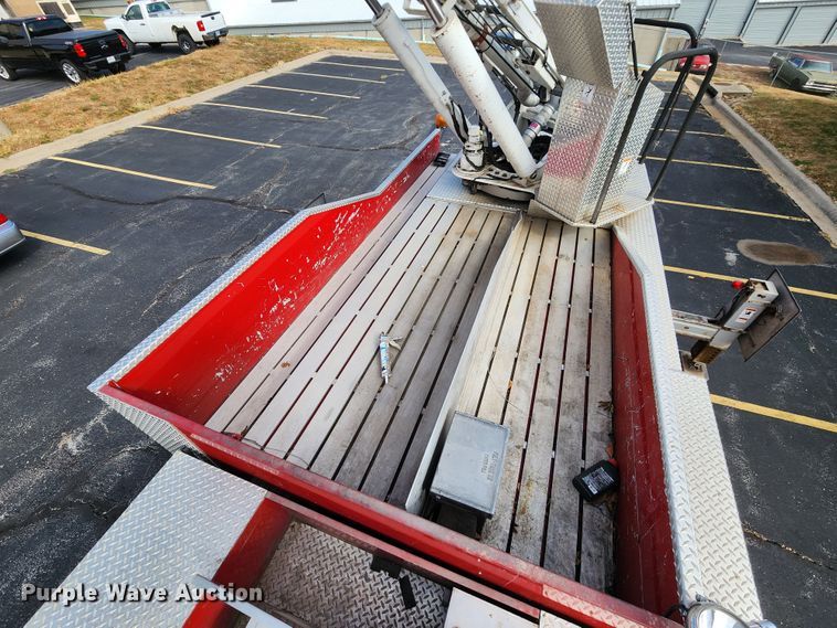 image for item KH9162 2005 Seagrave TR44DA  fire truck