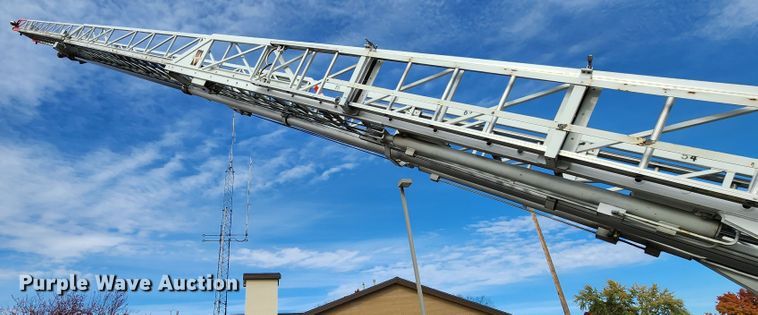 image for item KH9162 2005 Seagrave TR44DA  fire truck