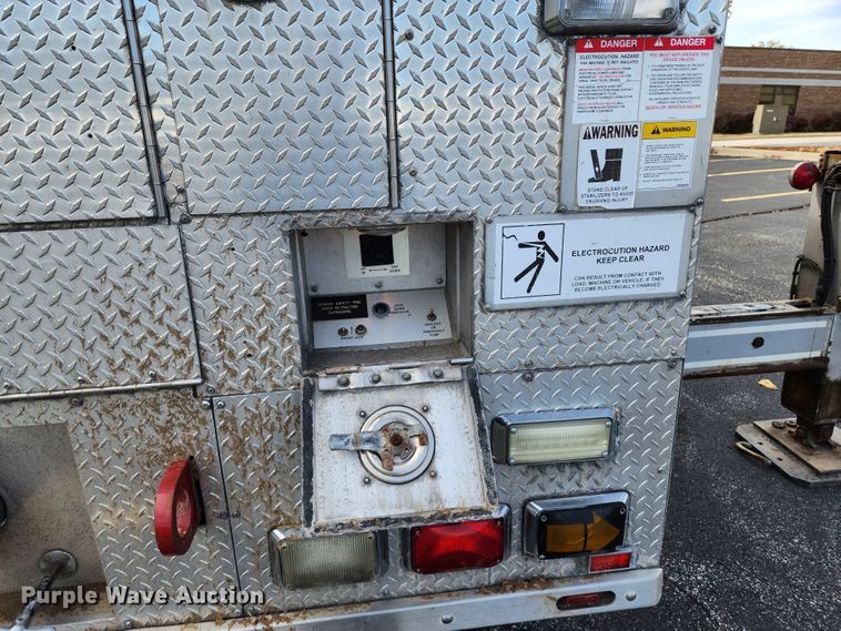 image for item KH9162 2005 Seagrave TR44DA  fire truck