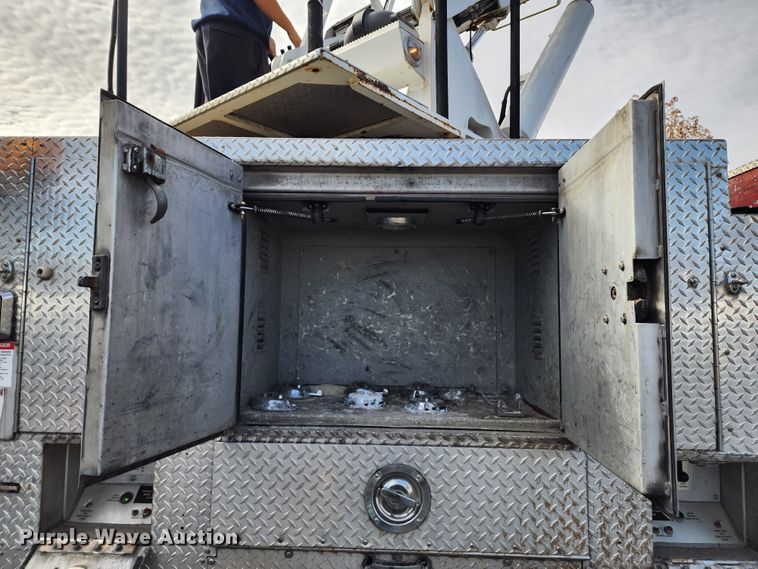 image for item KH9162 2005 Seagrave TR44DA  fire truck