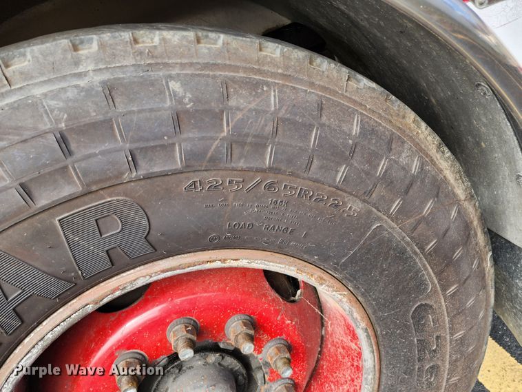 image for item KH9162 2005 Seagrave TR44DA  fire truck