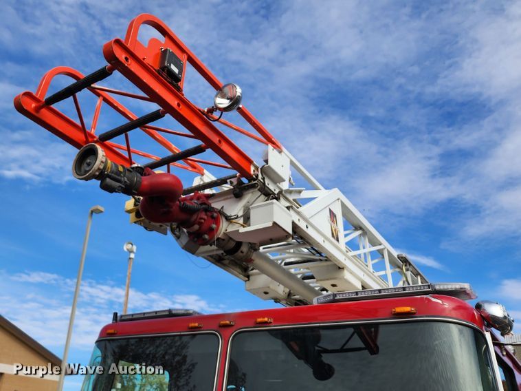 image for item KH9162 2005 Seagrave TR44DA  fire truck