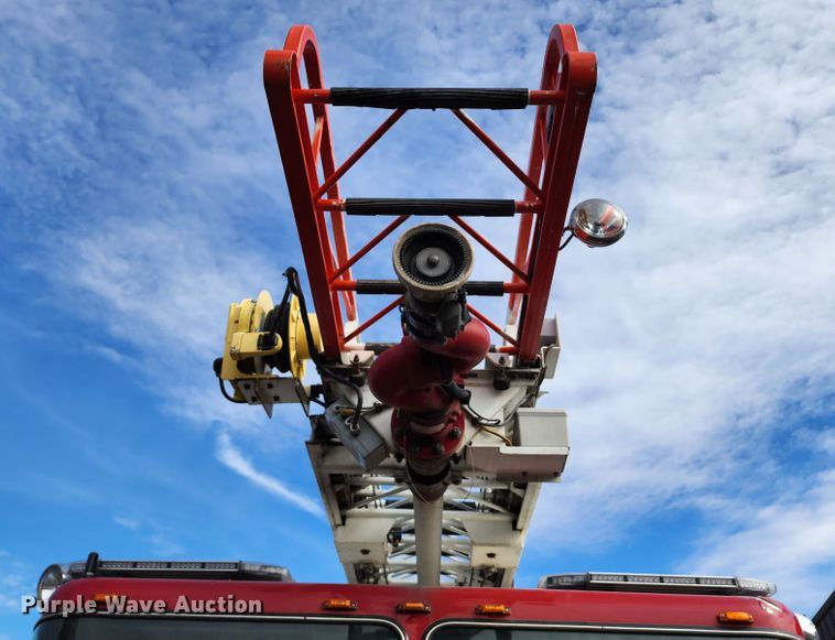 image for item KH9162 2005 Seagrave TR44DA  fire truck