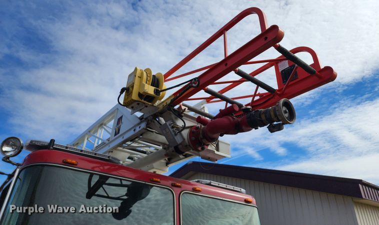 image for item KH9162 2005 Seagrave TR44DA  fire truck