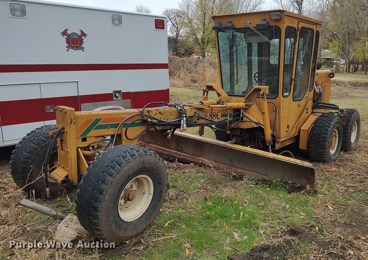 image for item KI9963 Mauldin 688E  motor grader