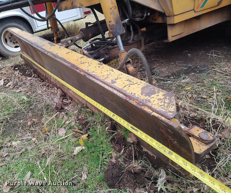 image for item KI9963 Mauldin 688E  motor grader