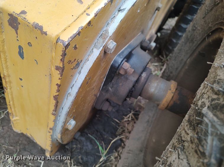 image for item KI9963 Mauldin 688E  motor grader